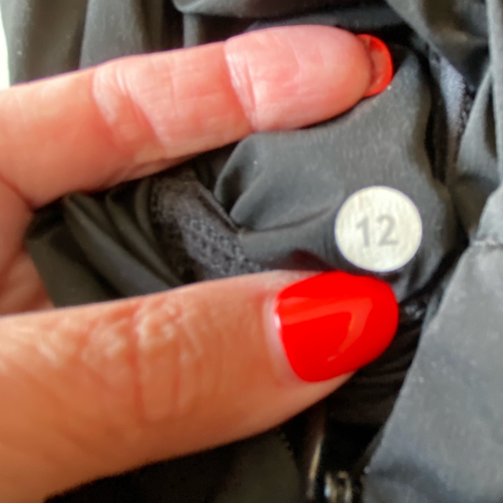 Lululemon Fluffed Up vest size 12 - Picture 8 of 8